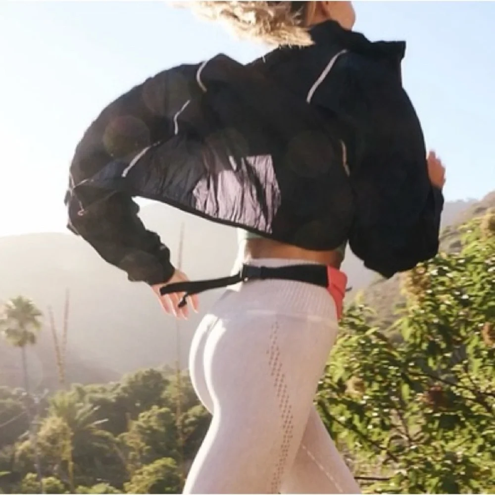 NWOT Great Escape Run windbreaker by FP Movement from Free People in size Medium - Picture 3 of 14